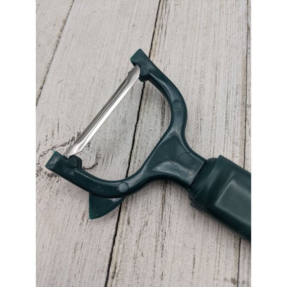 Stainless Steel Floating Blade Vegetable Potato Peeler Green Handle 6 3/4" - Picture 3 of 6